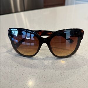 Oscar de la Renta Tortoise Shell Sunglasses